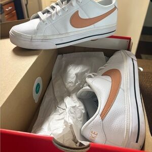 Nike Court Legacy